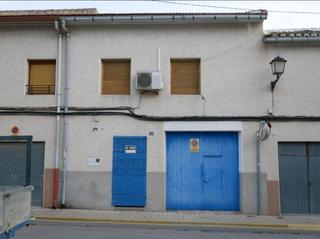 Casa en Pinoso. Esta propiedad ofrece una oportunidad única en el corazón de pin
