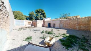 Casa a Jumilla. Preciosa finca con patio propio para reformar en el bonito puebl
