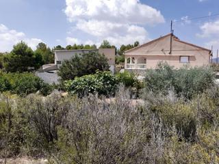 Casa a Monòver. Villa con mucho potencial para actividades de ocio, alquiler,...