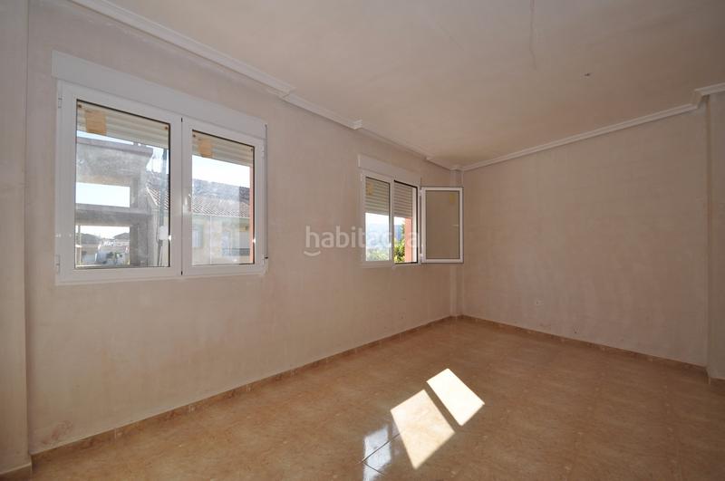 Foto 67dd9a8a-0aab-4632-bd45-3ea12318b469. Masía casa de pueblo a estrenar , a 5 minutos andando al centro y ayuntamiento. las vistas son sobre las montañas. amplio espacio en Ibi