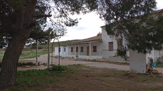 Masia a Yecla. Le presentamos esta casa de campo adosada a un precio increíble!