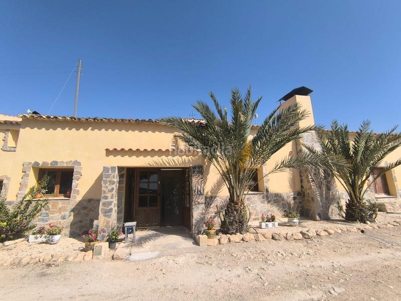 Foto 081c13cf-bd39-461a-963b-8c809cd78a56. Casa esta espaciosa villa de 4 dormitorios y 2 baños en chinorlet ofrece una excelente combinación de reformas completas y espacio para en Monòver