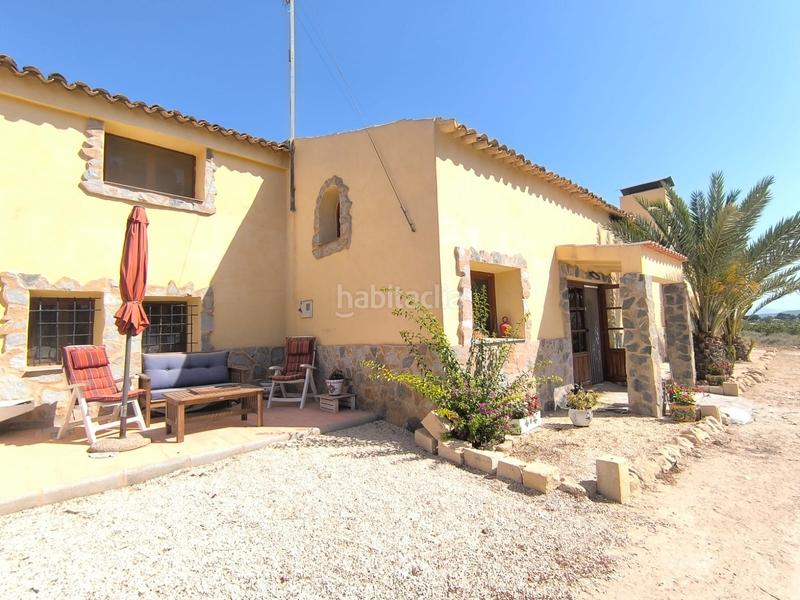 Foto 2a6992a4-44e5-42f3-a42e-37dfff9e2c01. Casa esta espaciosa villa de 4 dormitorios y 2 baños en chinorlet ofrece una excelente combinación de reformas completas y espacio para en Monòver