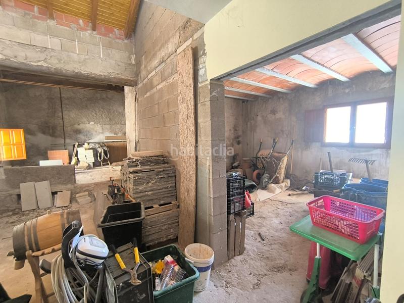 Foto bfd37c8f-ebe7-4575-bc3d-9f393e017ae8. Casa esta espaciosa villa de 4 dormitorios y 2 baños en chinorlet ofrece una excelente combinación de reformas completas y espacio para en Monòver