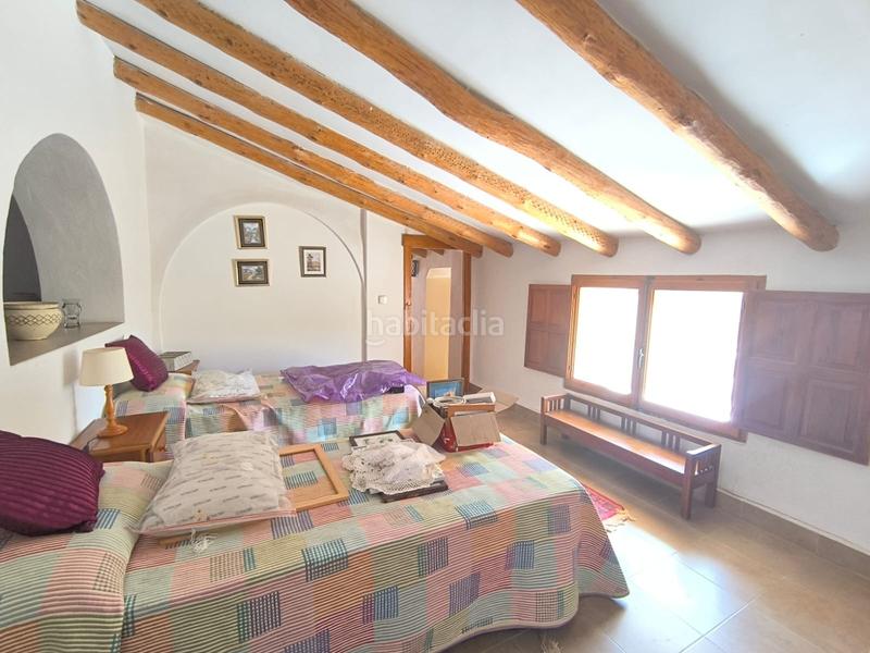 Foto eded1709-f6e7-4f8e-bcb0-f5383e9815be. Casa esta espaciosa villa de 4 dormitorios y 2 baños en chinorlet ofrece una excelente combinación de reformas completas y espacio para en Monòver