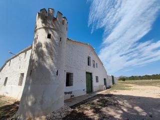 Masia a Yecla. Descubra la propiedad de sus sueños una mansión histórica con in