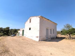 Masia a Las Virtudes. Estás buscando una casa de campo en las montañas? 1. en un entor