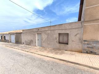 Casa adossada a Yecla. Casa adosada en el encantador pueblo de raspay con 3 dormitorios