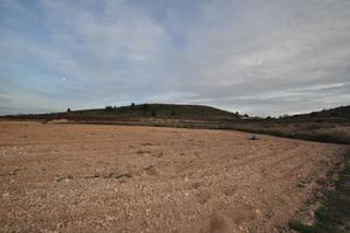 Casa a Jumilla. Presentamos una extraordinaria parcela de terreno ubicada en las