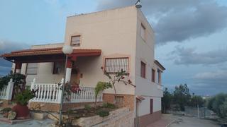 Casa a Fortuna. Tenemos una gran cartera de propiedades en las zonas de la costa