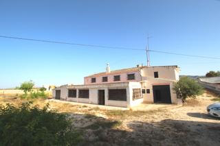 Masia a Jumilla. Esta maravillosa casa de campo, está llena de lugares interesant