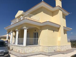Casa a Sax. Precio actualizado 2404 esta es una gran oportunidad para adquir