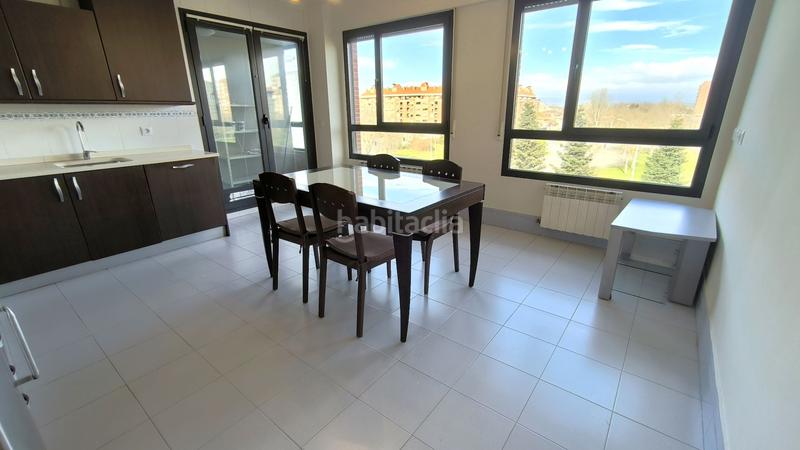 Foto 2ae2344f-34ef-40f1-a892-bd6e8c1014a7. Piso bonito piso de 93m construidos en lakua. en Lakua-Bizkarra Vitoria - Gasteiz
