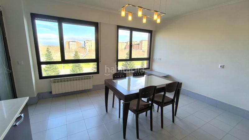 Foto a0c26e6f-e791-4b96-955a-ce9664caa620. Piso bonito piso de 93m construidos en lakua. en Lakua-Bizkarra Vitoria - Gasteiz