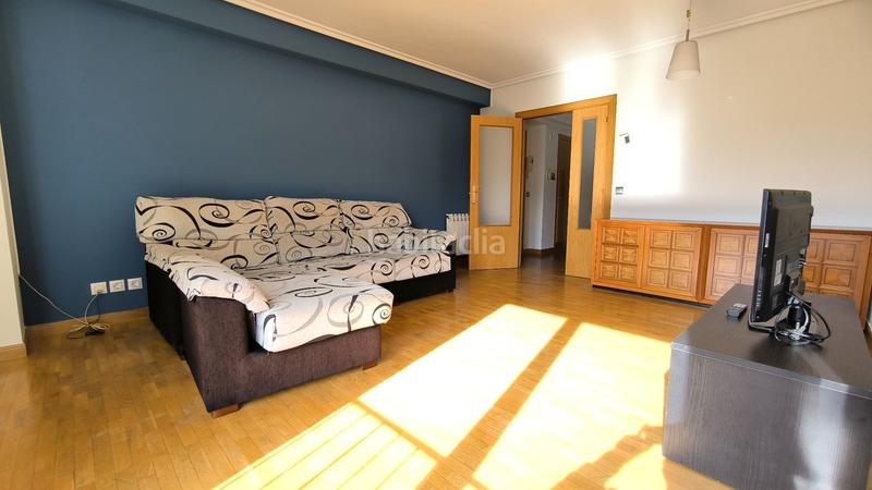 Foto dc4d0d78-191f-4b00-9586-8757c2f5b85e. Piso bonito piso de 93m construidos en lakua. en Lakua-Bizkarra Vitoria - Gasteiz