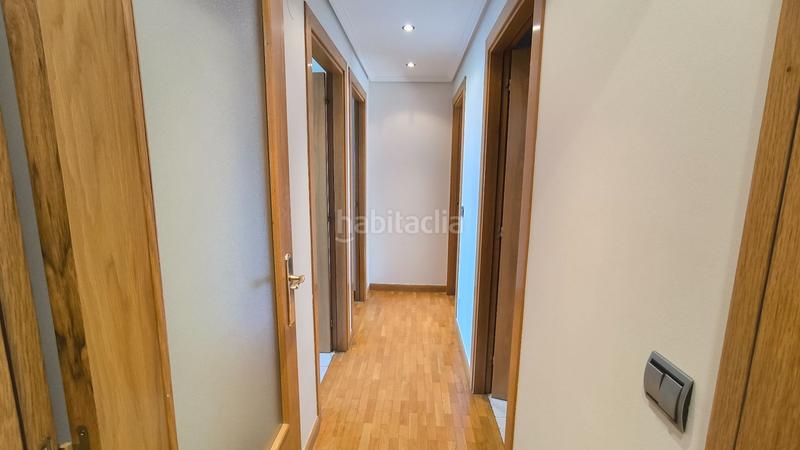 Foto e5c9e8fa-00a0-4ff6-918a-4878b1c3fbee. Piso bonito piso de 93m construidos en lakua. en Lakua-Bizkarra Vitoria - Gasteiz