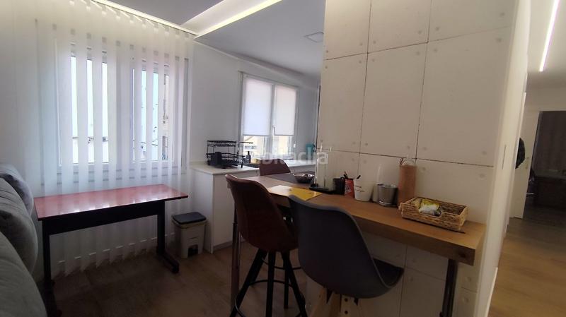 Foto f2e37a66-6a4d-461a-9dd4-e261cb19f7b7. Alquiler piso acogedor piso reformado de 1 dormitorio en el centro. ideal para disfrutar de tus días con luz y excelentes vistas. no te lo pierd en Vitoria - Gasteiz