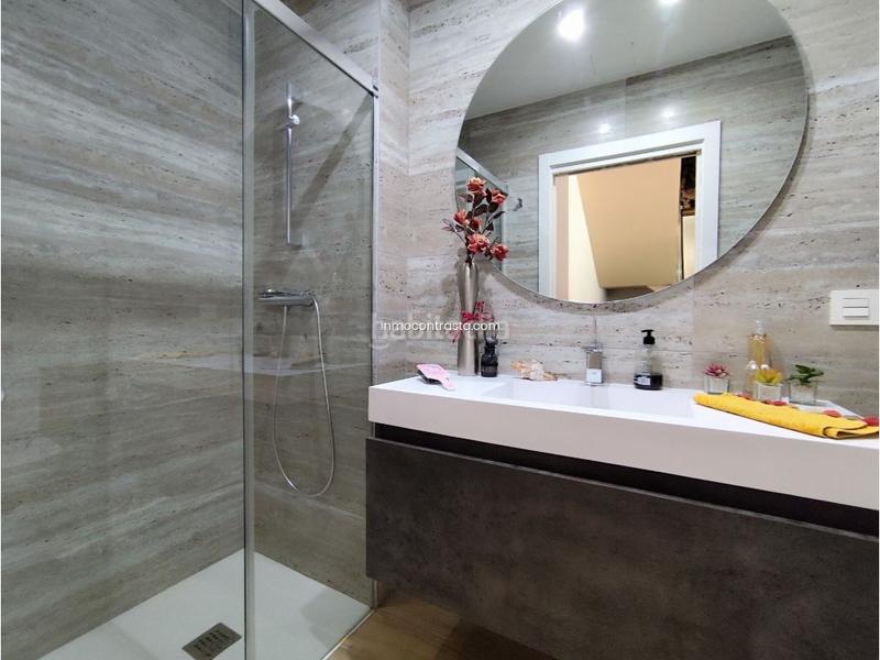 Foto 5a5eee46-f496-46e3-9a8e-2513c996c3db. Casa adossada amb aparcament a Mendizorrotza - Armentia Vitoria - Gasteiz
