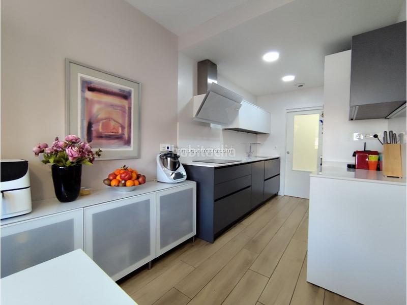 Foto cc5d8f5f-93b7-420a-9cfc-f4240b69a42f. Casa adossada amb aparcament a Mendizorrotza - Armentia Vitoria - Gasteiz