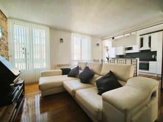 Pis  Eduardo dato kalea. Exclusivo dplex de 90m construidos en el corazn de la ciudad.