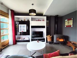 Casa adosada  Calle asestadero. Magnífico chalet adosado por un solo lado, en perfecto estado y