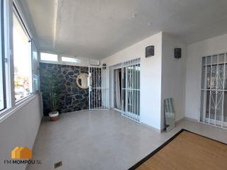 Apartament a Avinguda castell d'empries 17. Apartamento a estrenar