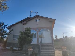 House in Piera. Casa en urbanización can claramunt