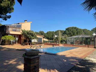Rent House in Hostalets de Pierola (Els). Maravillosa finca en la urbanización de can fosalba