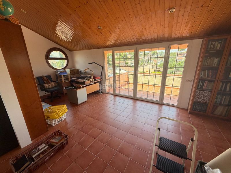 Foto 59a994f2-e07b-44b2-be7c-ba6eaae86d29. Casa amb calefacció piscina a Can Rial Esparreguera