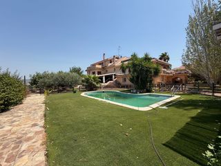 Casa en Can Rial. Chalet en esparreguera urbanización can rial