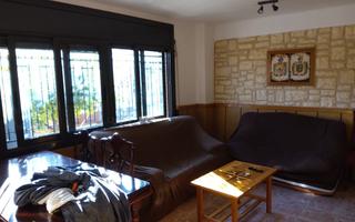 Casa adossada a La plana. Casa en perfecto estado en el pueblo