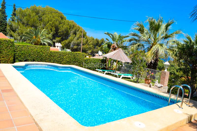 Foto 19cde454-5d2b-4542-bc1b-59555aef9df3. Chalet with parking pool in Las Rotas / Les Rotes Dénia