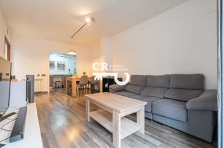 Appartement à Camí de l'aigua nova 3. Piso reformado en venta en el centro de reus con plaza de aparca