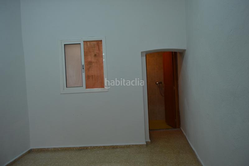 Foto 52726025-f26c-4da7-af30-dfe6a3eb2a5c. Alquiler local comercial en carrer baix del carme 13 se alquila local comercial en pleno centro en Reus