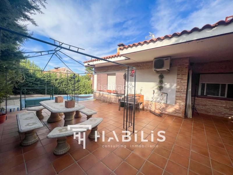 Foto 4f311f53-e77d-4b8e-8652-59c62bc881eb. Casa amb calefacció aparcament piscina a Cobisa