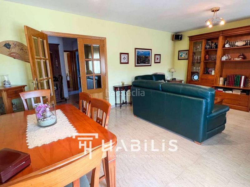 Foto 5af58f8a-8987-43e9-86d9-1ea0de3099ad. Casa amb calefacció aparcament piscina a Nambroca