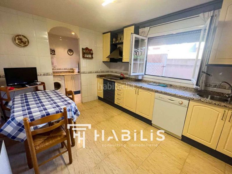 Foto ad227dbd-d54d-4295-82a2-3b3910ff750f. Casa amb calefacció aparcament piscina a Nambroca