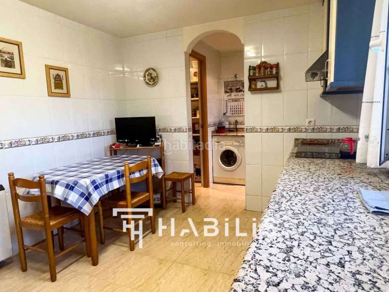 Foto ee23e25f-1a78-4a86-bfe4-79d54b501727. Casa amb calefacció aparcament piscina a Nambroca