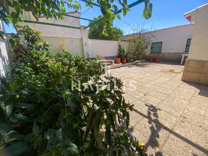 Foto d3d09de0-60d1-4404-af9e-057dd2c961dd. Rent house with heating in Guadamur