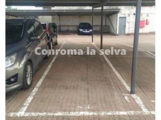 Aparcament cotxe a Centre. Parquing central en blanes