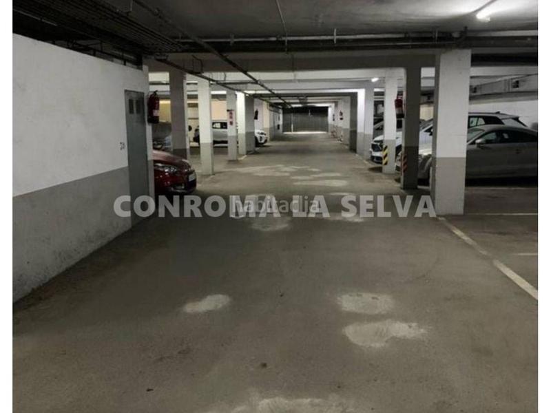 Foto 16084d03-ca1f-45c8-8d7b-e1855fb40cbc. Parking coche parquing muy bien ubicado en Els Pavos en Blanes