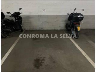Aparcament cotxe a Els Pavos. Parquing muy bien ubicado en els pavos