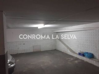 Autoparkplatz in Centre. Garaje en venta en centre