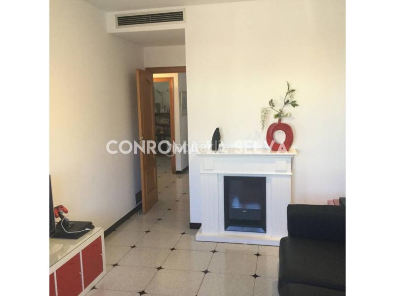 Foto 0a228f3b-055e-4c7b-aad3-8c7bc33a7760. Casa  en venta en els pavos en Centre Blanes