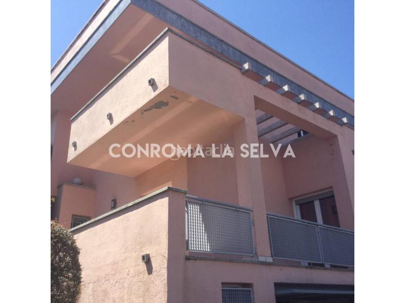 Foto 6c63f3ce-fc2f-46a5-b930-02758bc2787d. Casa  en venta en els pavos en Centre Blanes