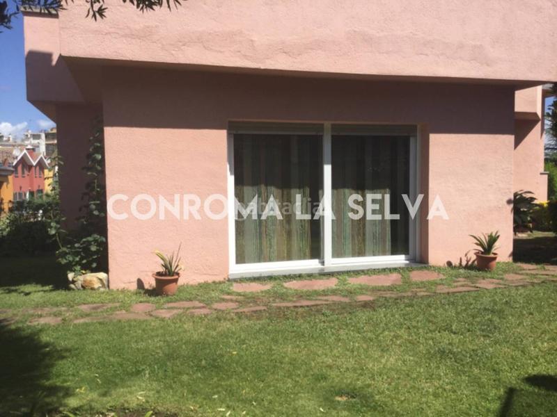 Foto a963fbcd-444a-449f-a8c2-ab53e47f9b52. Casa  en venta en els pavos en Centre Blanes