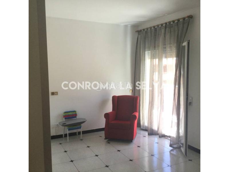 Foto f917a32b-b642-4c92-8138-17c0cf85f65b. Casa  en venta en els pavos en Centre Blanes