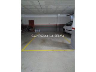 Aparcament cotxe a Centre. Garaje en venta en els pavos