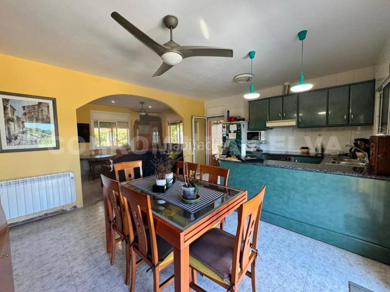 Foto 4a860118-9d16-46c6-a5c2-48c08b7b4ff7. Casa amb calefacció aparcament a Sils