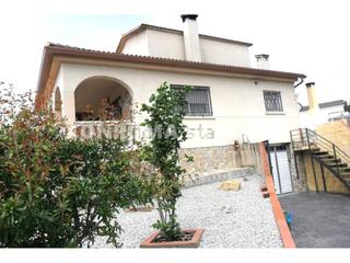 Casa a Residencial Park. Venta de casa con piscina en maçanet de la selva